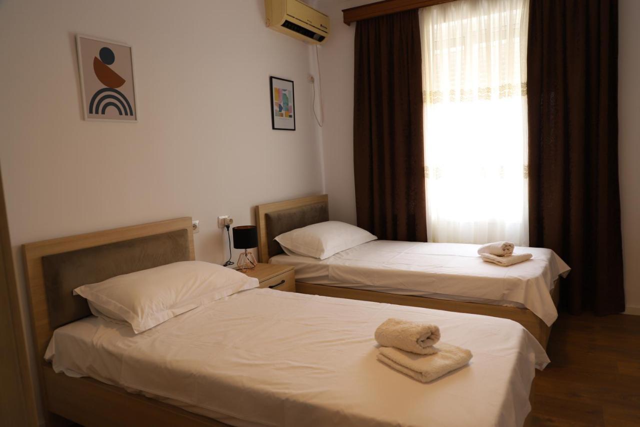 Daniel City Center Apartment Berat Kültér fotó