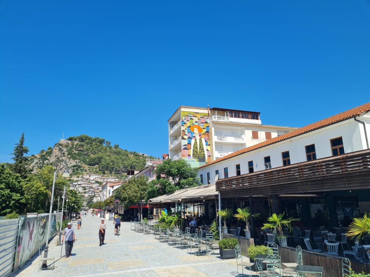 Daniel City Center Apartment Berat Kültér fotó